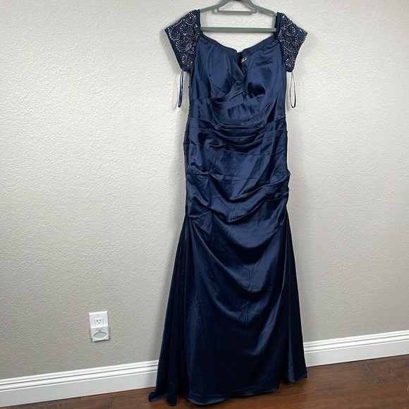 New La Femme Navy Beaded Off the Shoulder Sweetheart Ruched Satin Mermaid Gown - Picture 4 of 13